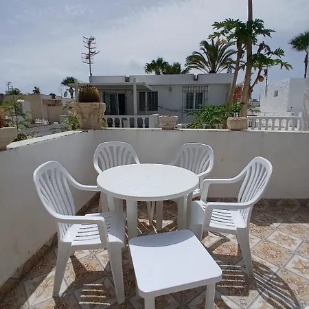Papaya Apartment